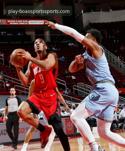 如何在博澳体育平台观看火箭大胜尼克斯的实战复盘？